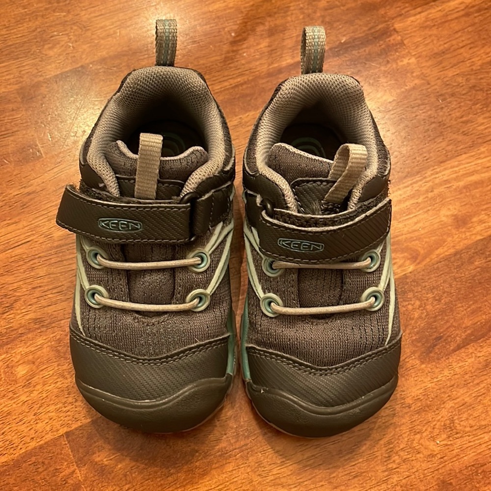 Toddler sneakers